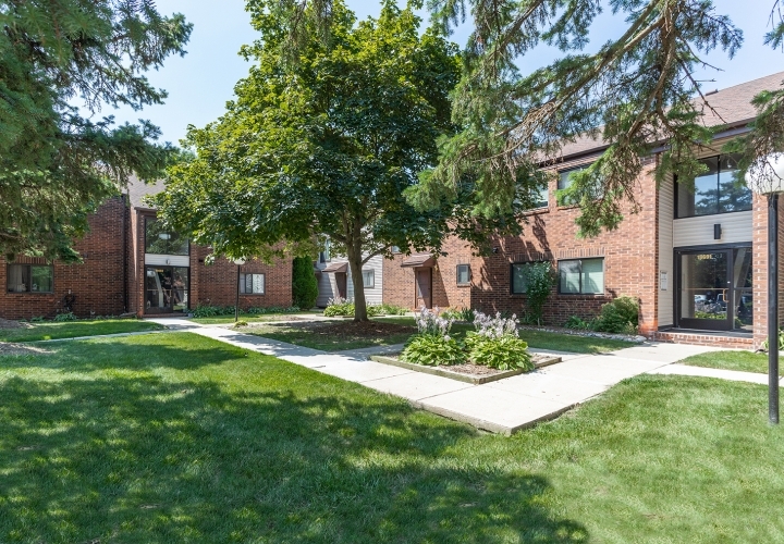 Apartments & Townhomes for Rent in Brownstown Township MI South Glen