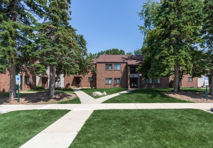 Apartments & Townhomes for Rent in Brownstown Township MI South Glen